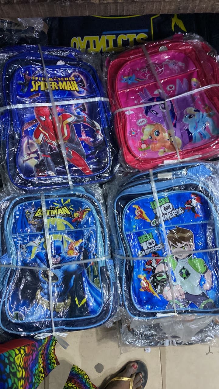 Kid character school bag